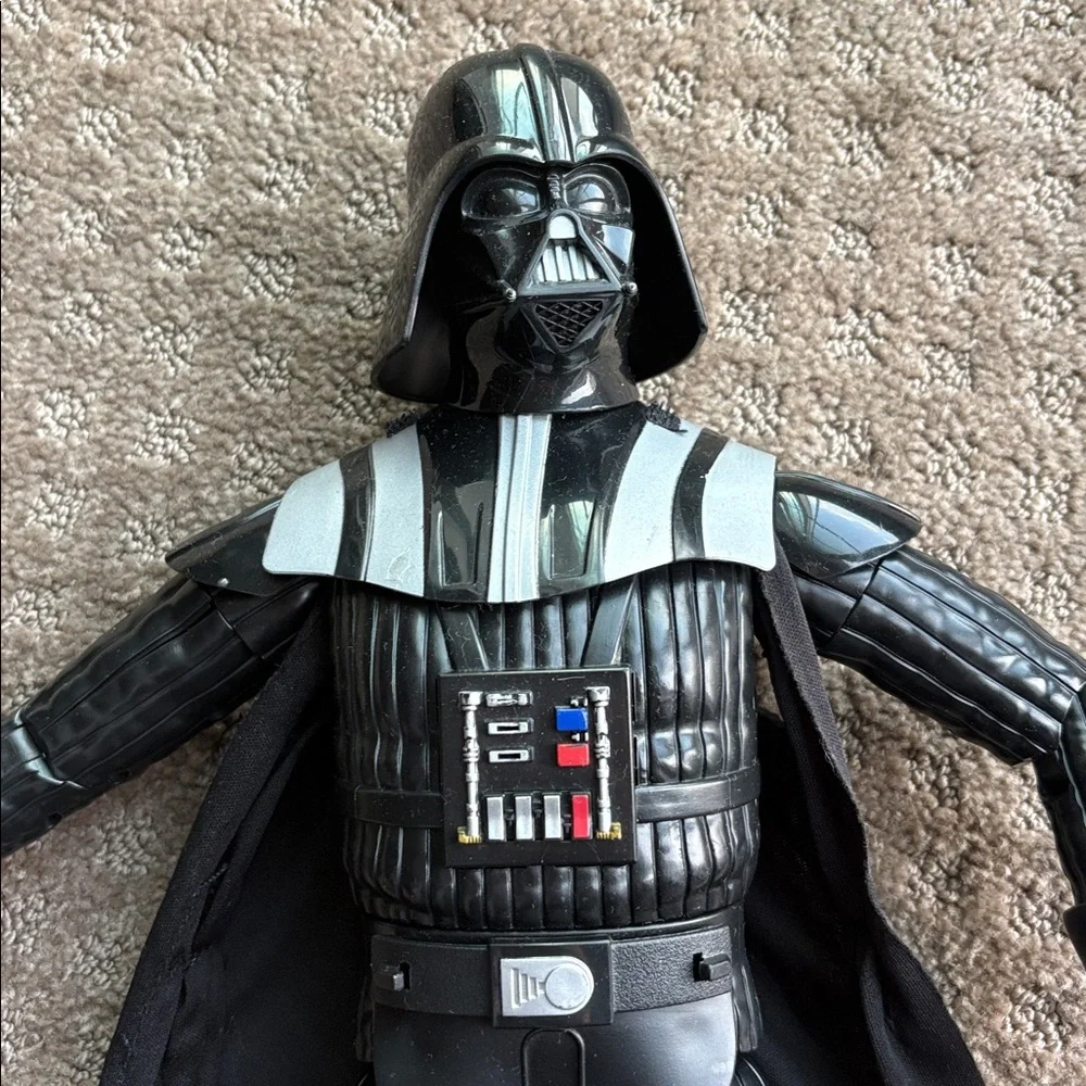 Star Wars Darth Vader Battery operated Action Figure - Picture 3 of 11